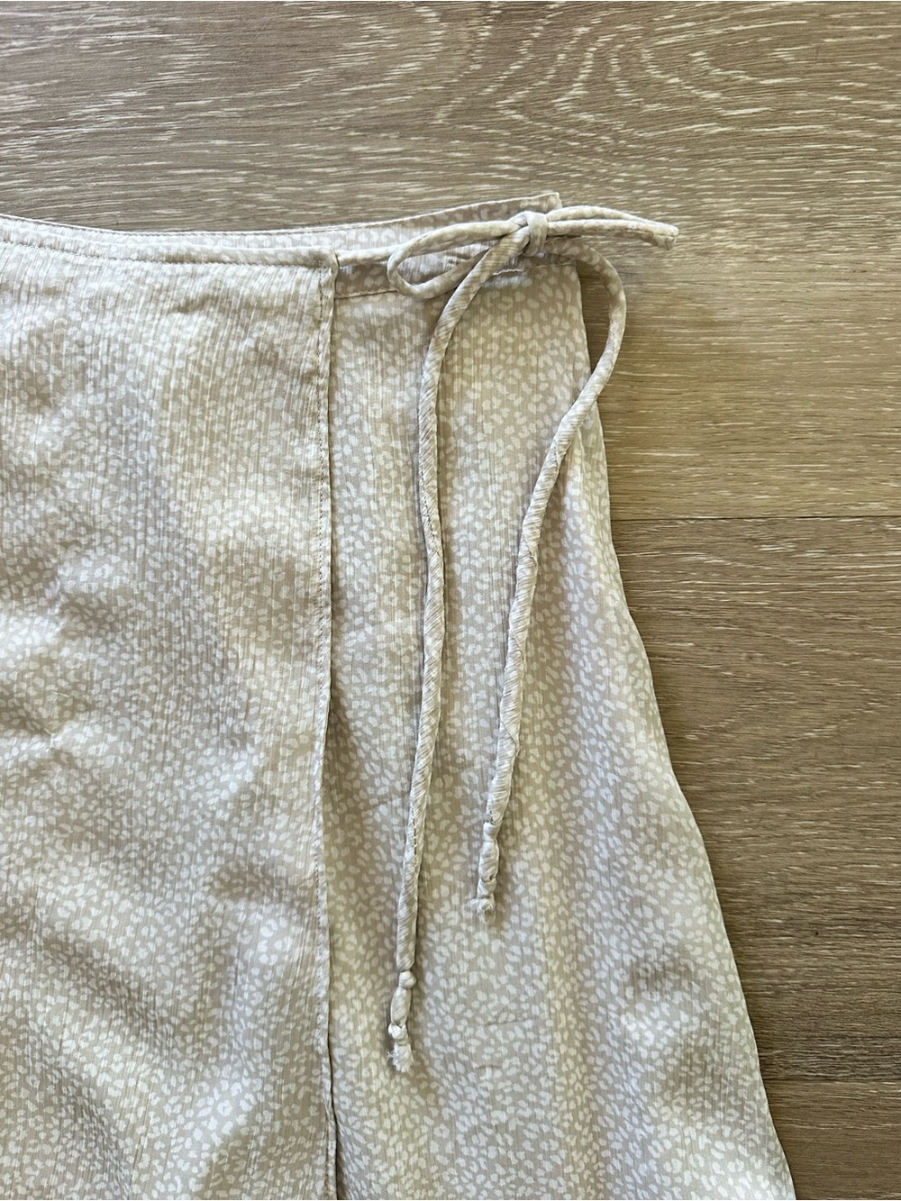 Abercrombie & Fitch Cream Wrap High-Low Skirt - Picture 2 of 4